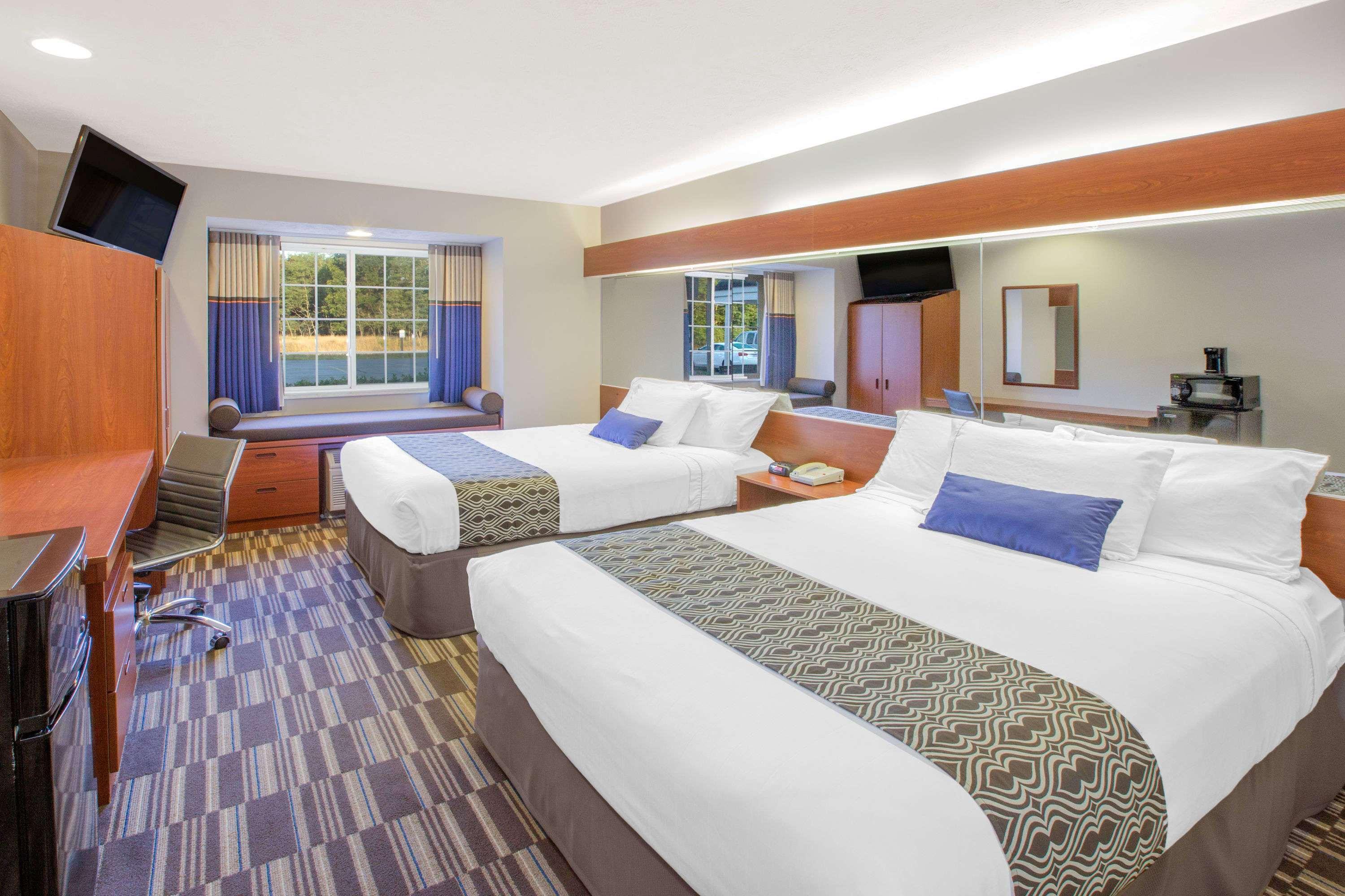Microtel Inn And Suites Manistee Zewnętrze zdjęcie