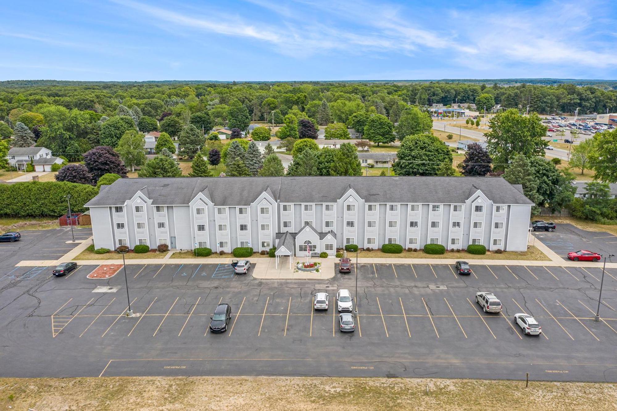 Microtel Inn And Suites Manistee Zewnętrze zdjęcie