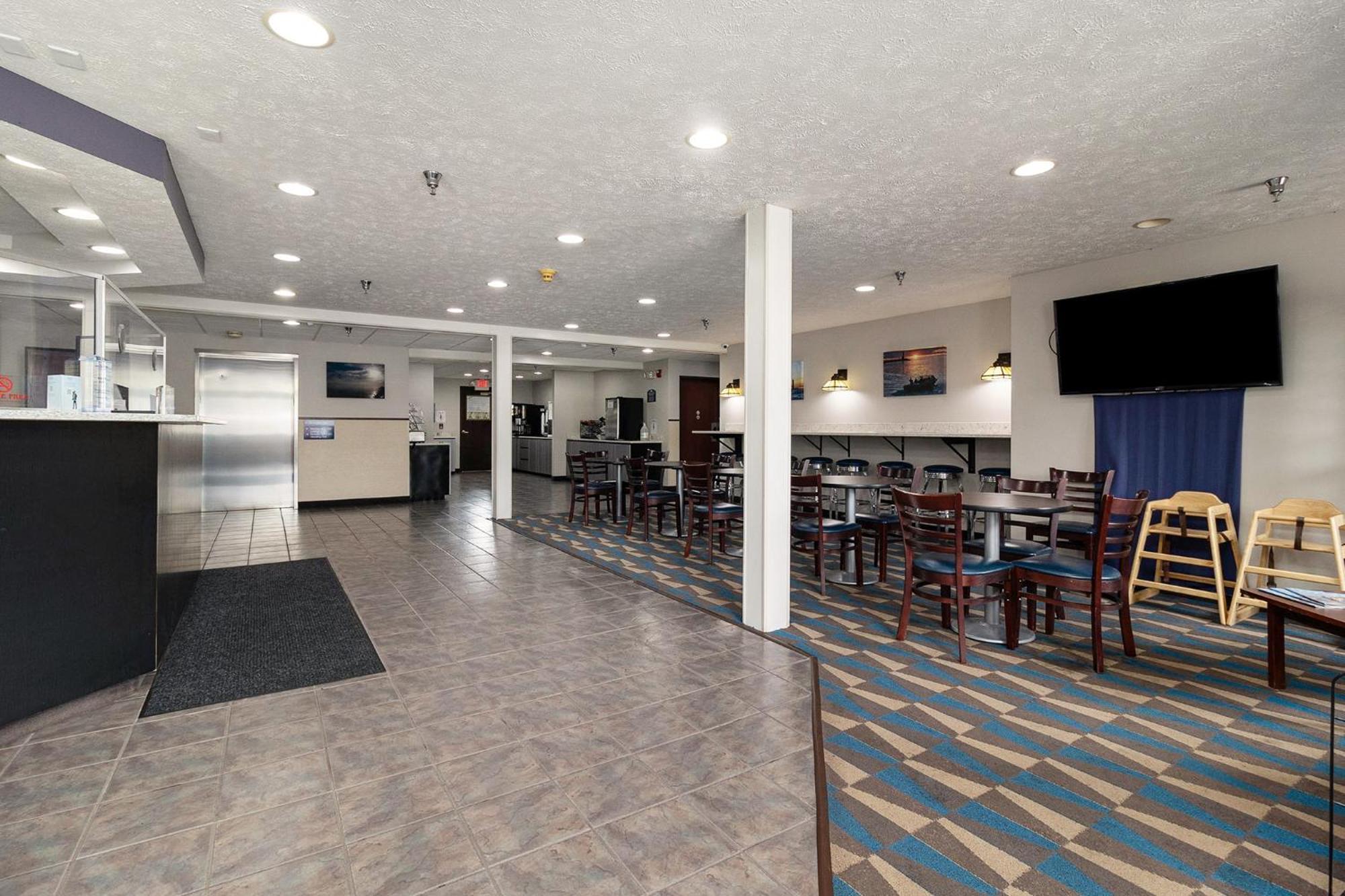 Microtel Inn And Suites Manistee Zewnętrze zdjęcie