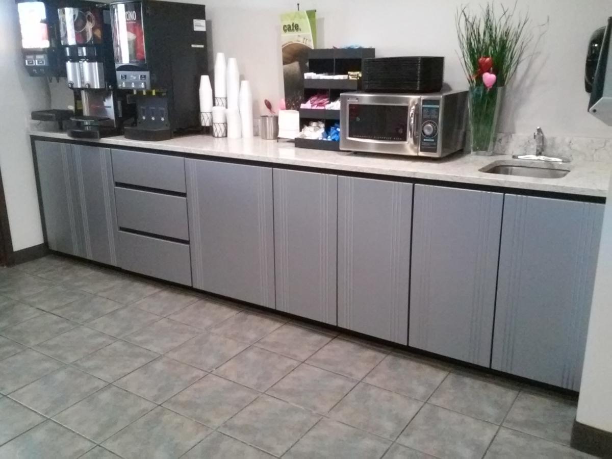 Microtel Inn And Suites Manistee Zewnętrze zdjęcie